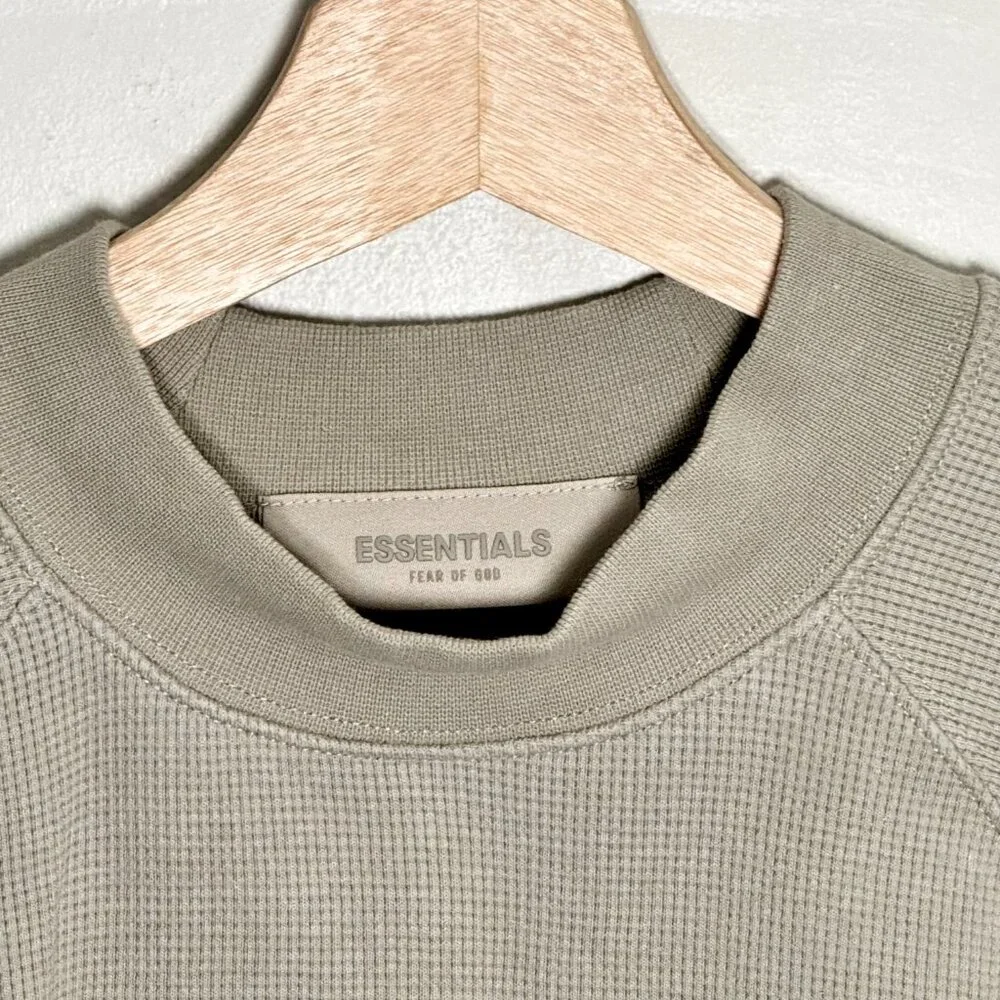 Fear of God Essentials Seal Waffle Knit Short Sleeve Sweatshirt in Seal Gray Sz - Picture 4 of 9